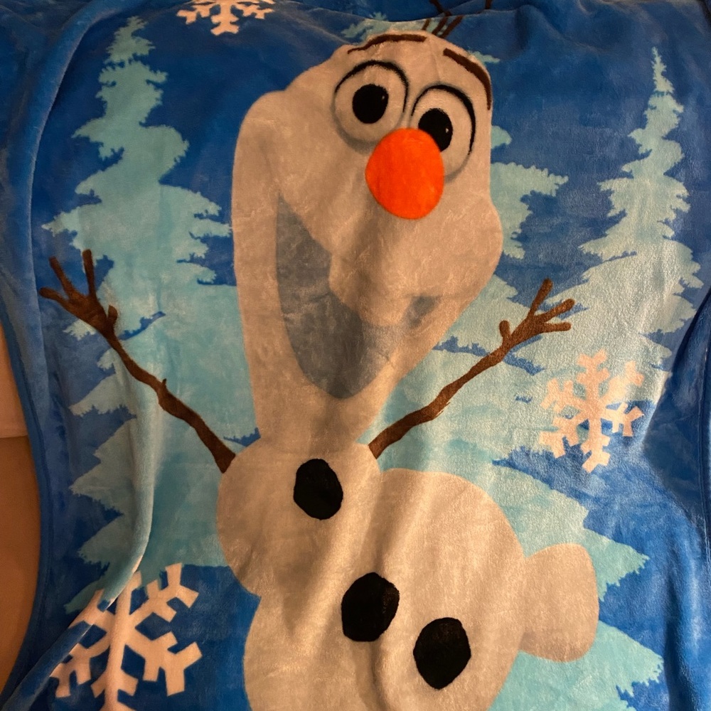 Olaf throw blanket